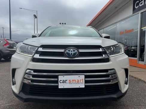 Used 2017 Toyota Highlander Limited Platinum AWD/4WD image 2