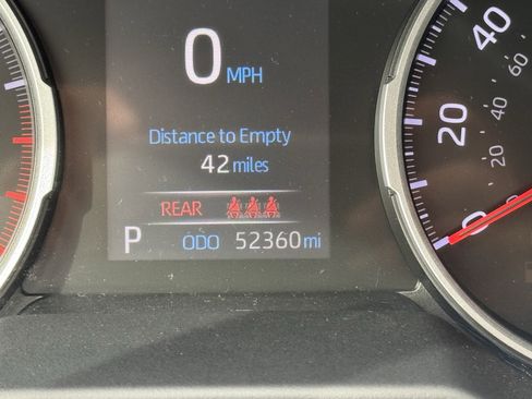 Used 2021 Toyota RAV4 LE image 20