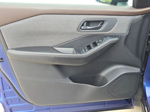 Used 2021 Nissan Rogue S image 11