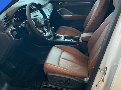 Used 2025 Audi Q3 2.0T Premium image 3