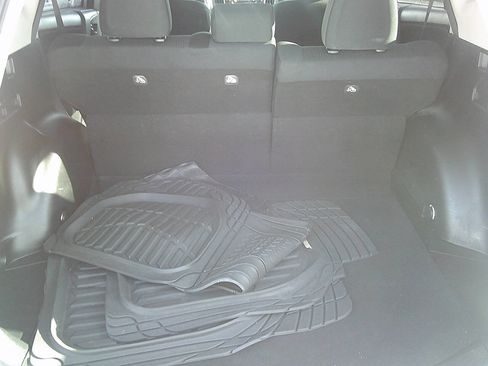 Used 2017 Toyota RAV4 LE image 12