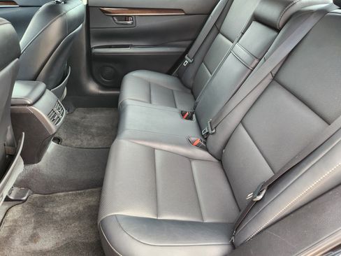 Used 2017 Lexus ES 350 Premium w/ Premium Package image 31