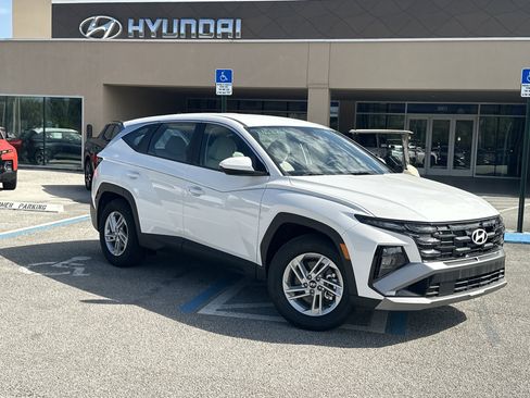 New 2026 Hyundai Tucson SE FWD image 1