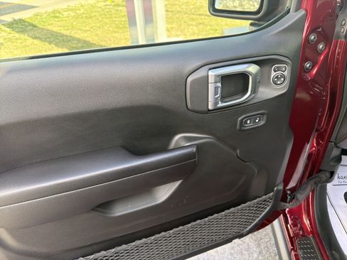 Used 2021 Jeep Wrangler Sport S image 12