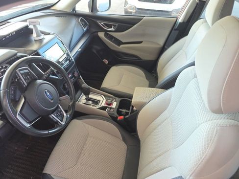 Used 2020 Subaru Forester Premium AWD/4WD image 4