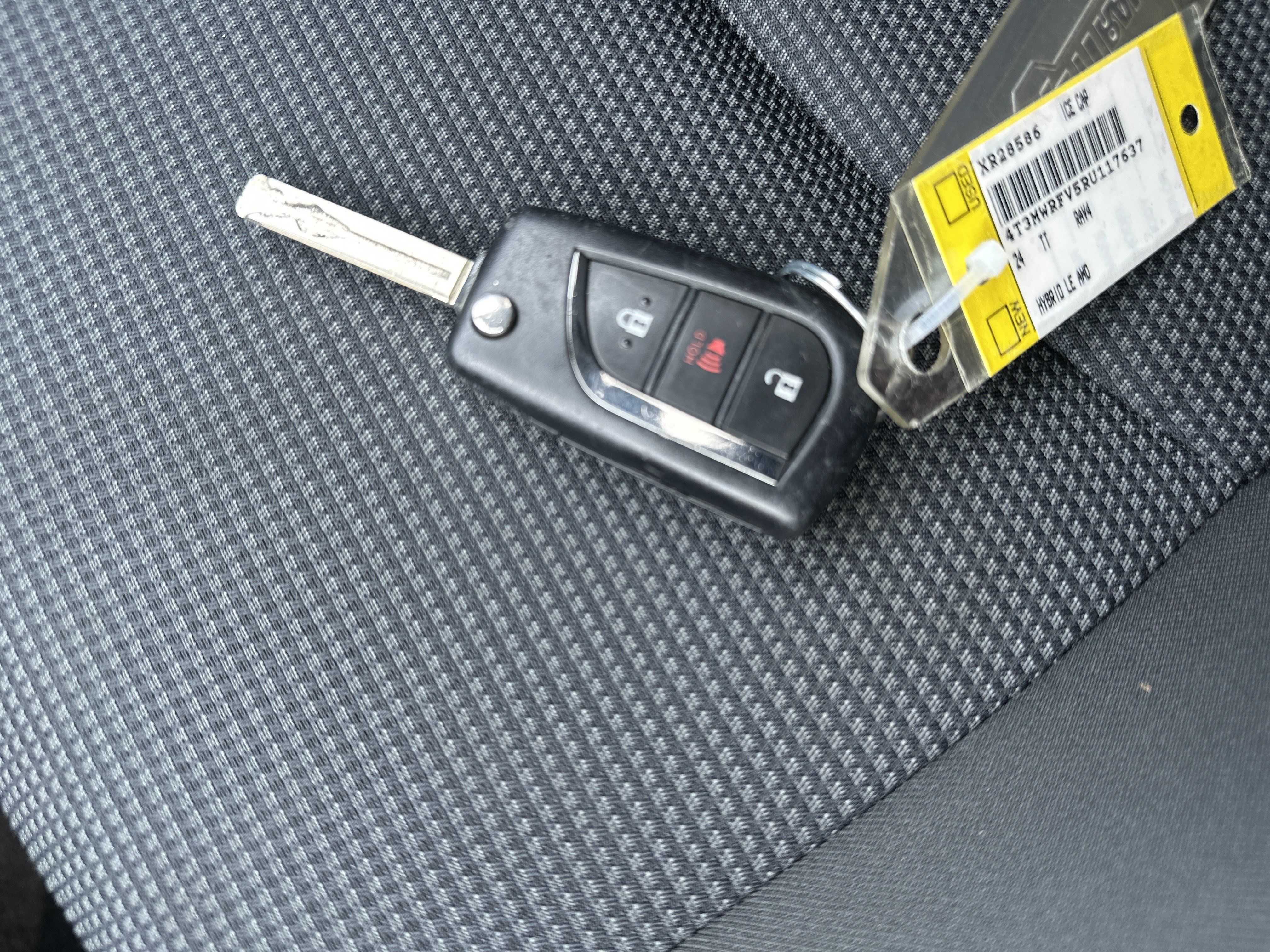 Used 2024 Toyota RAV4 LE AWD/4WD image 37