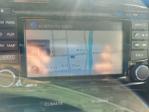 Used 2017 Nissan Juke SL image 35