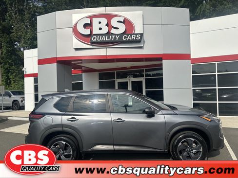 Used 2025 Nissan Rogue SV FWD image 1