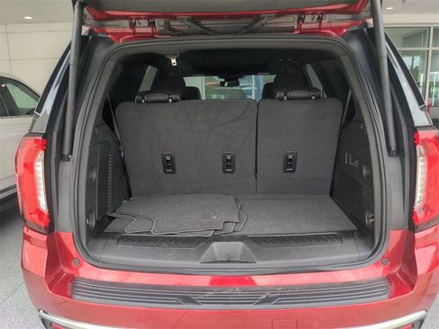 Certified 2024 GMC Yukon SLT w/ SLT Luxury Package image 28