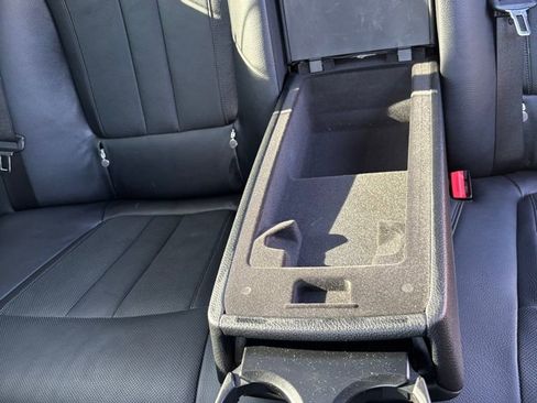 Used 2019 BMW 740i image 11