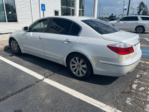 Used 2011 Hyundai Genesis 3.8 w/ Premium Navigation Pkg 3 RWD image 3