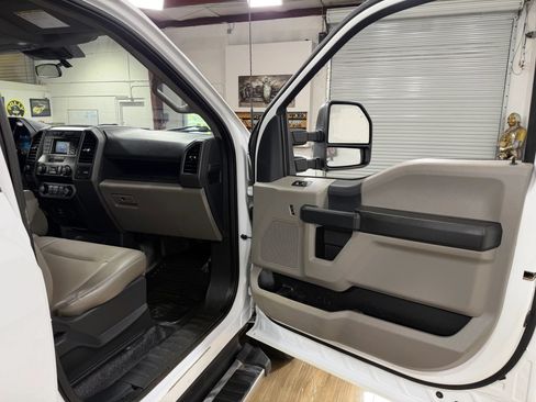 Used 2022 Ford F250 XL w/ Power Equipment Group AWD/4WD image 18
