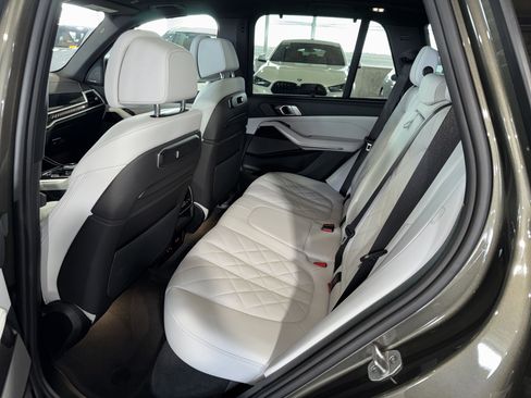 Used 2025 BMW X5 M60i w/ Executive Package image 15