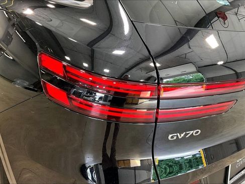 Used 2024 Genesis GV70 2.5T AWD/4WD image 24
