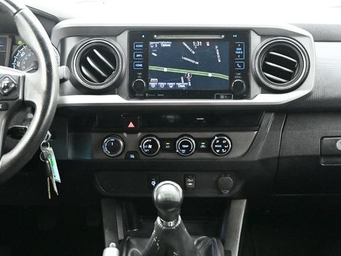 Used 2016 Toyota Tacoma TRD Off-Road w/ Towing Package AWD/4WD image 29