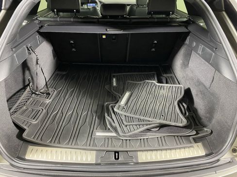 Used 2022 Land Rover Range Rover Velar R-Dynamic S image 30