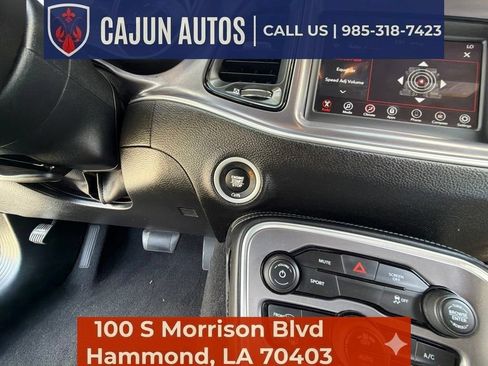 Used 2020 Dodge Challenger SXT RWD image 38