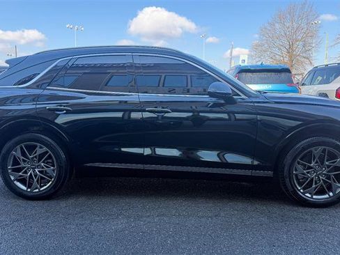 Used 2022 Genesis GV70 2.5T w/ Advanced Package image 6