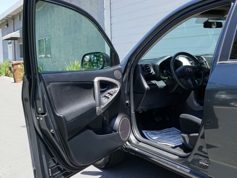 Used 2008 Toyota RAV4 Sport FWD image 34