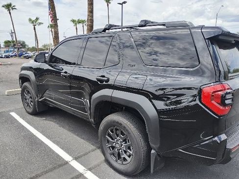 Used 2025 Toyota 4Runner SR5 AWD/4WD image 17
