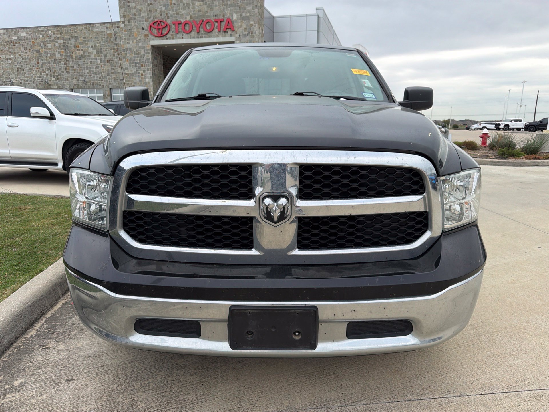 Used 2020 RAM 1500 Classic SLT RWD image 9