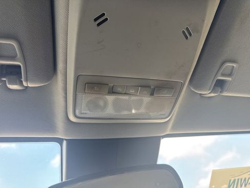 Used 2021 Chevrolet Trax LT w/ Midnight Edition image 14