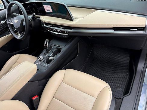 Used 2025 Cadillac XT4 Premium Luxury w/ Technology Package image 21