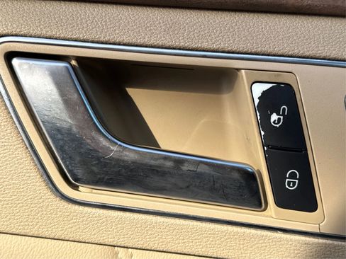 Used 2012 Mercedes-Benz E 350 4MATIC Sedan image 31