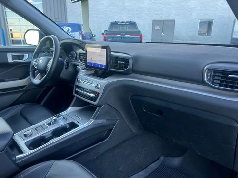 Used 2023 Ford Explorer XLT w/ Equipment Group 202A image 32
