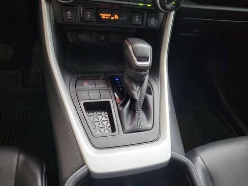 Certified 2022 Toyota RAV4 XLE Premium image 23