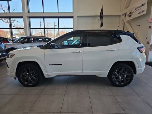 Used 2024 Jeep Compass Limited w/ High Altitude Package AWD/4WD image 6