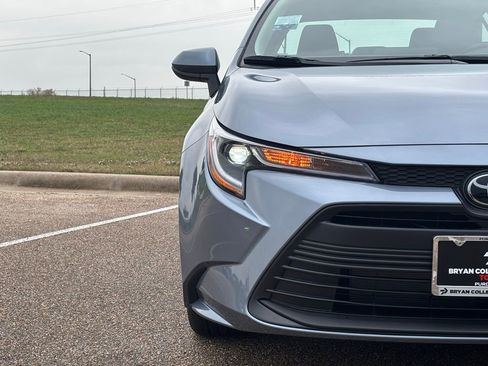 Used 2026 Toyota Corolla LE image 4