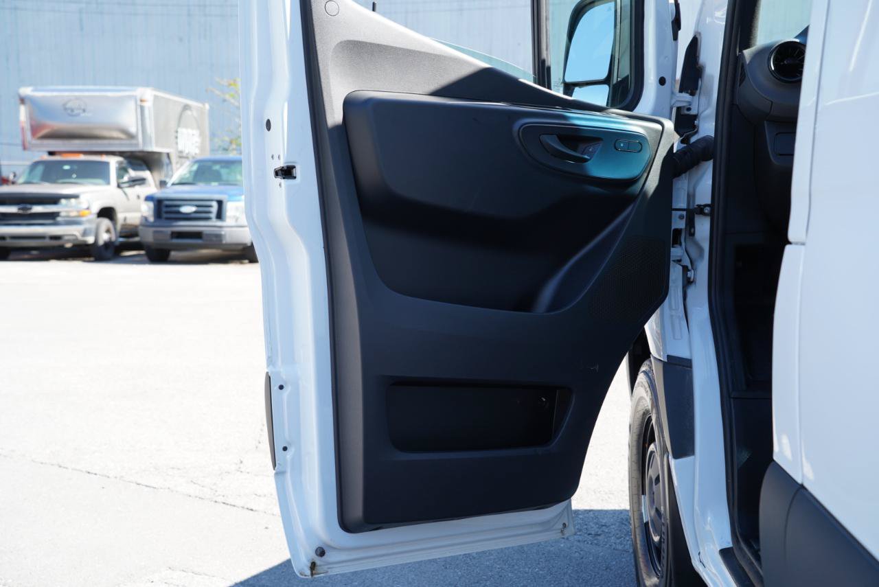 Used 2025 Mercedes-Benz Sprinter 2500 image 28