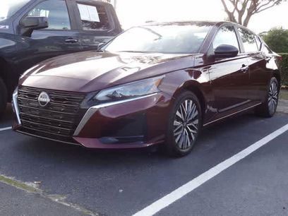 Used 2025 Nissan Altima 2.5 SV