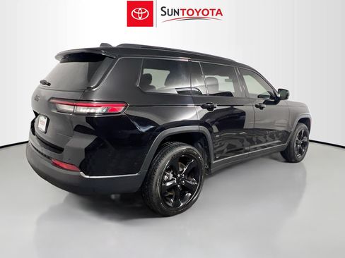Used 2025 Jeep Grand Cherokee L Laredo AWD/4WD image 4