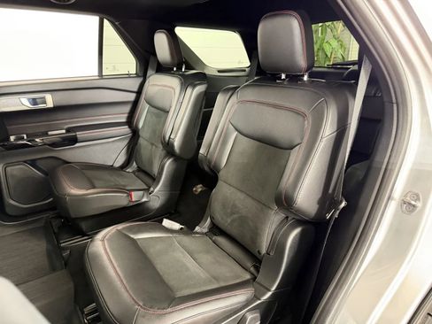 Used 2022 Ford Explorer ST-Line w/ Class IV Trailer Tow Package AWD/4WD image 33