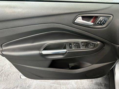 Used 2017 Ford Escape Titanium FWD image 9