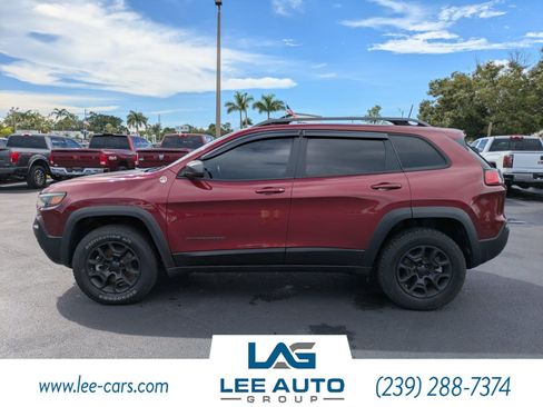 Used 2021 Jeep Cherokee Trailhawk w/ Technology Group AWD/4WD image 6