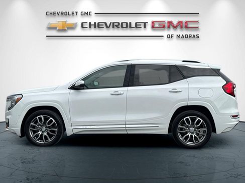 Used 2023 GMC Terrain Denali w/ Denali Premium Package AWD/4WD image 6