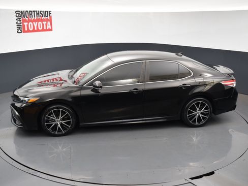 Used 2023 Toyota Camry SE image 17