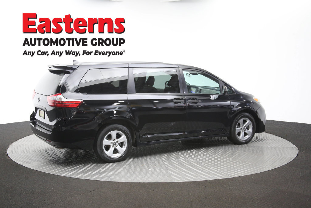 Used 2020 Toyota Sienna L FWD image 43