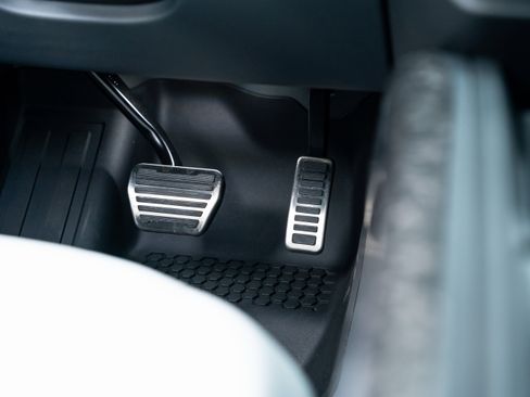 Used 2026 Land Rover Defender 110 OCTA image 35