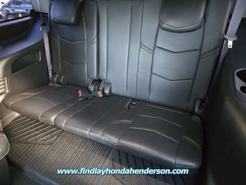 Used 2017 Cadillac Escalade Premium Luxury RWD image 16