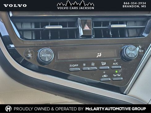 Used 2022 Toyota Camry LE w/ Cold Weather Package image 18