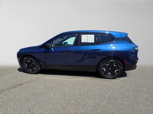 Used 2024 BMW iX xDrive50 w/ Sport Package AWD/4WD image 6
