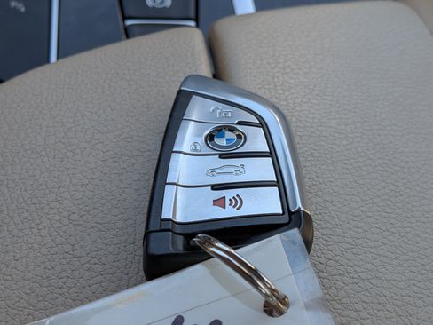 Used 2018 BMW 530i RWD image 34