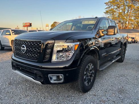 Used 2017 Nissan Titan PRO-4X image 2