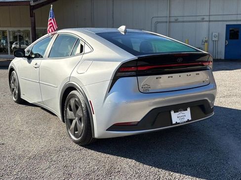 Used 2023 Toyota Prius LE image 6