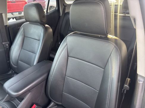 Used 2024 GMC Terrain SLT image 14