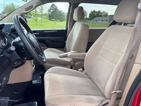 Used 2014 Dodge Grand Caravan SXT FWD image 12